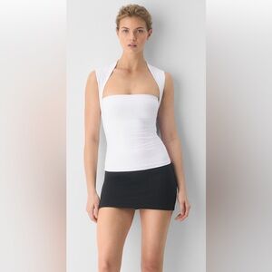 NWOT Aritzia Contour Flourish Top